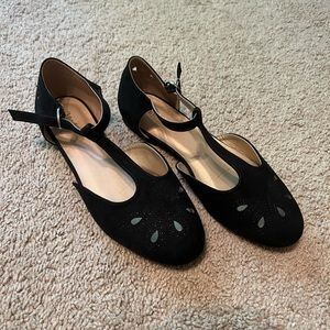 ModCloth black Sandals size 7